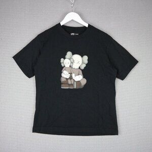 Uniqlo x Kaws Graphic Tee Mens Medium